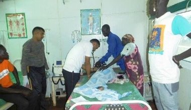 Indian Peacekeepers provide emergency medical care to critically ill pregnant woman