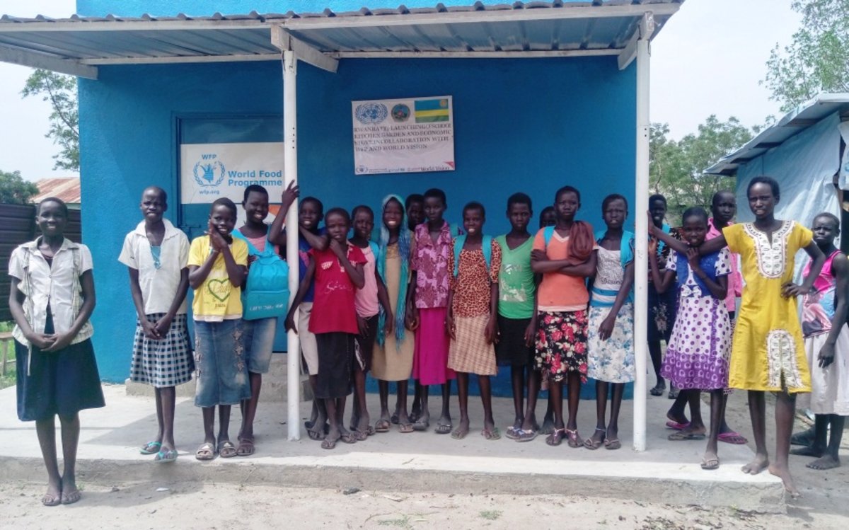 unmiss south sudan malakal rwandan peacekeepers school children stoves kitchen food june 2018 rondereza