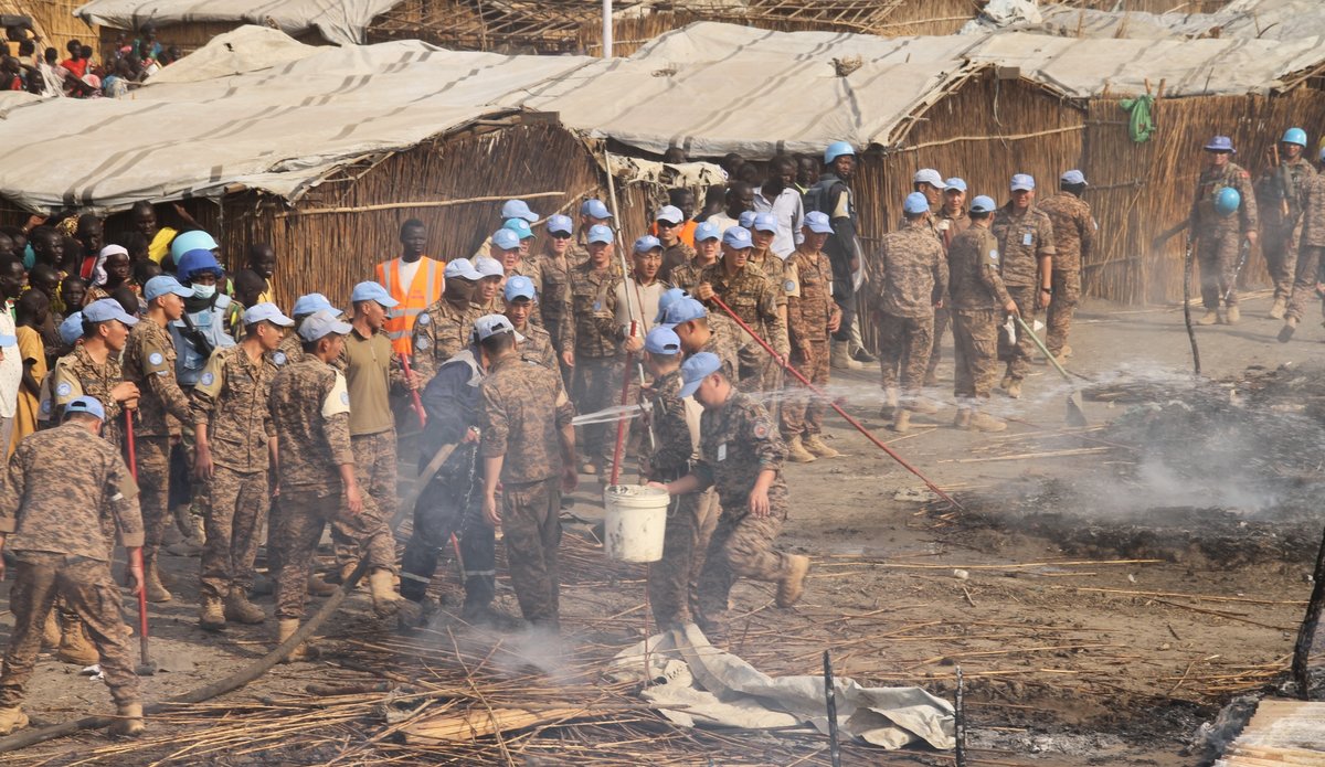 UNMISS team saves lives by swiftly containing fire outbreaks in Bentiu protection site